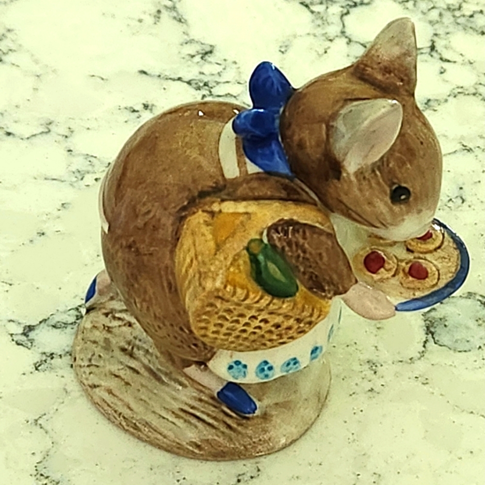 Beatrix Potter Appley Dapply Porcelain Figurine Easter Spring Collectible 1971
